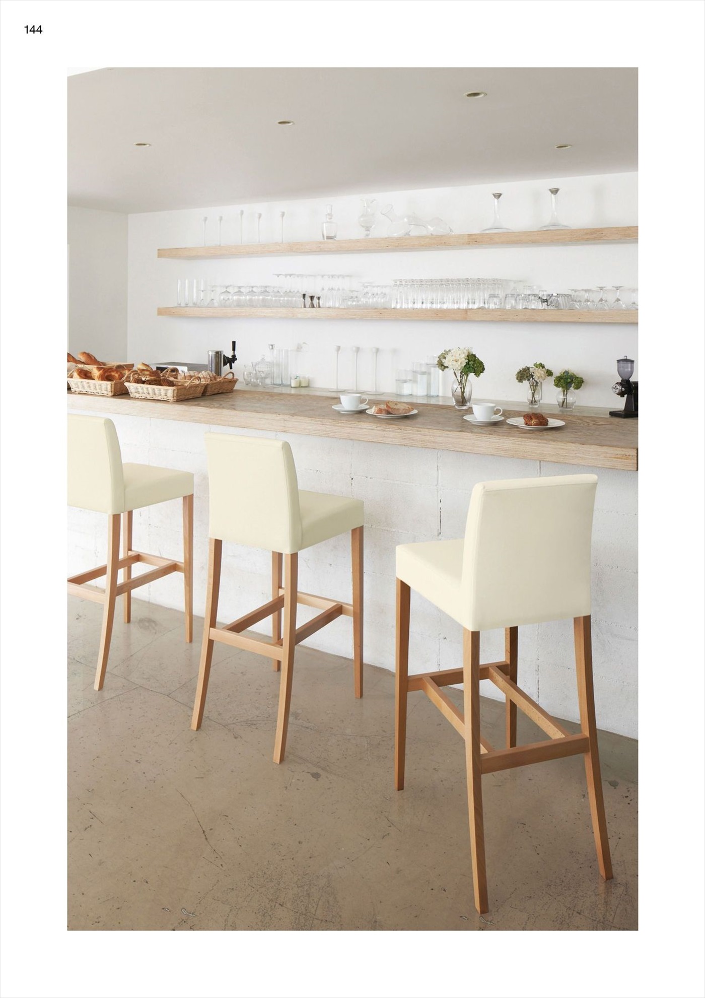 リーブルスタンド B